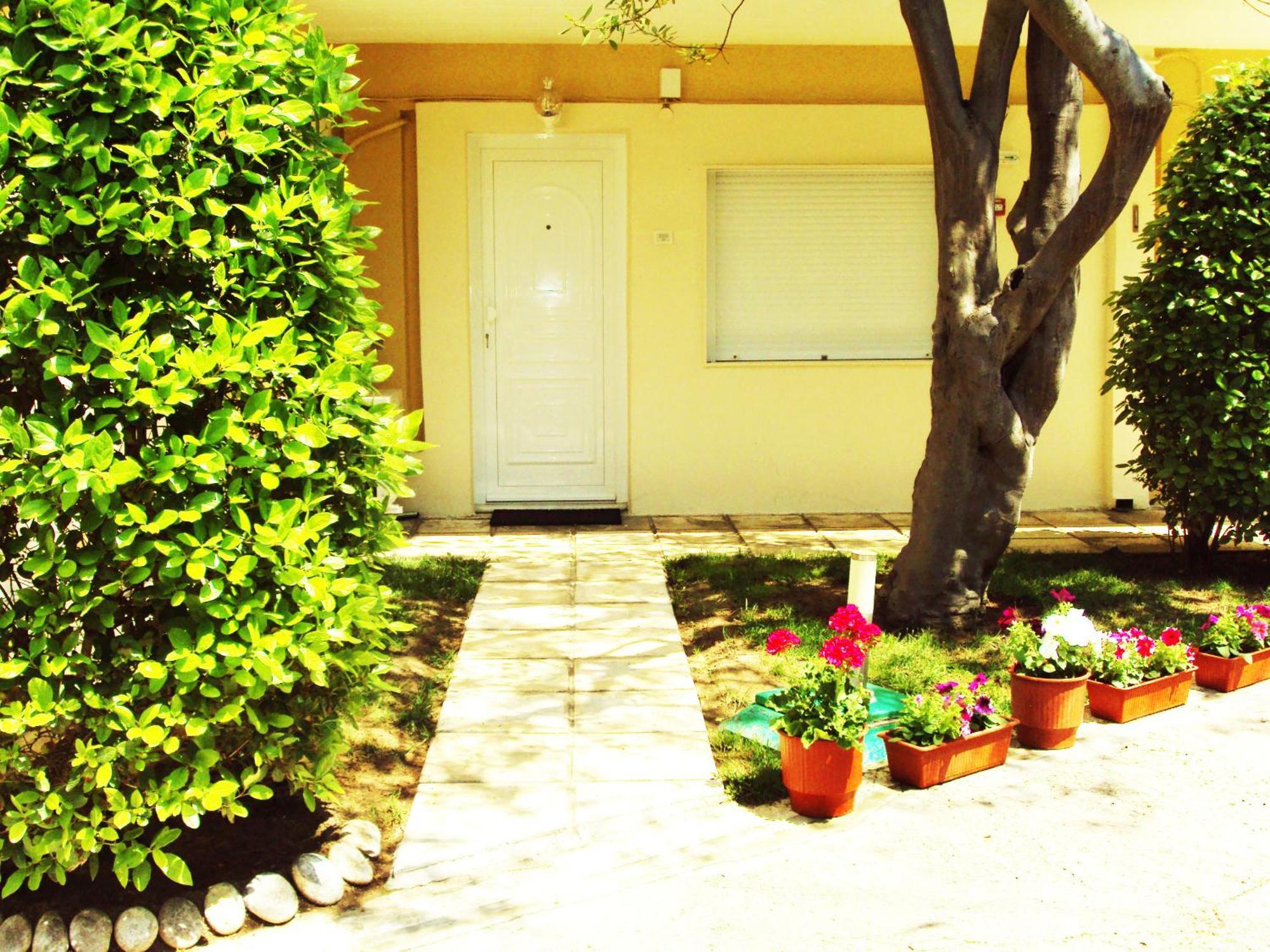 Villa Kiza Apartments 아기아 트리아스 외부 사진