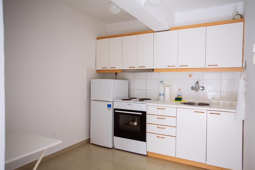 Villa Kiza Apartments 아기아 트리아스 외부 사진